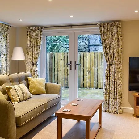 - Uk12970 Holiday home